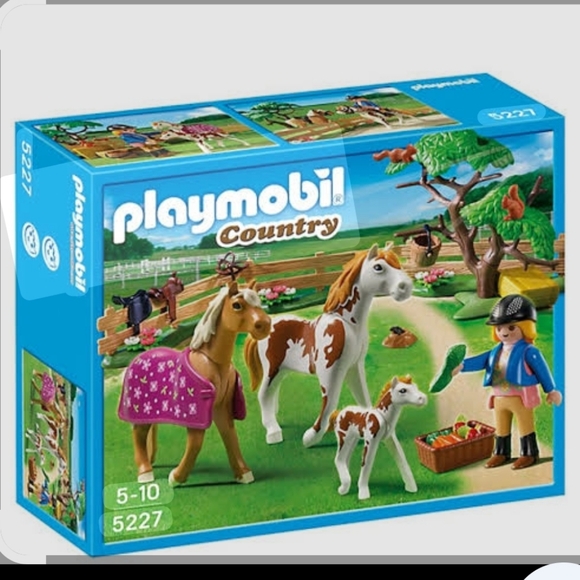 Playmobil Country Horse Paddock #5227 - Picture 4 of 5